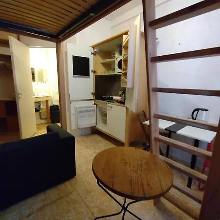 Apartamento Mini Immeuble En Entier Avec Jardin Cote Parc