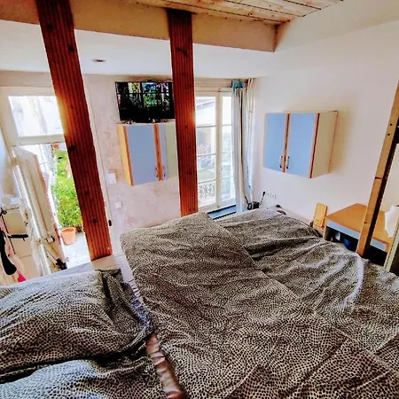 Mini Immeuble En Entier Avec Jardin Cote Parc *