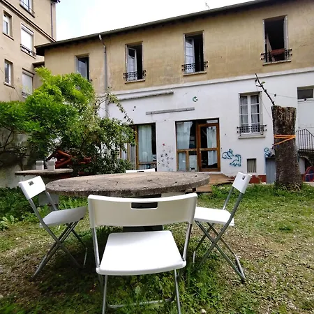 Mini Immeuble En Entier Avec Jardin Cote Parc Apartament *