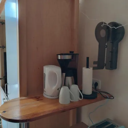 Mini Immeuble En Entier Avec Jardin Cote Parc