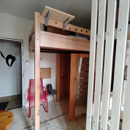 Mini Immeuble En Entier Avec Jardin Cote Parc